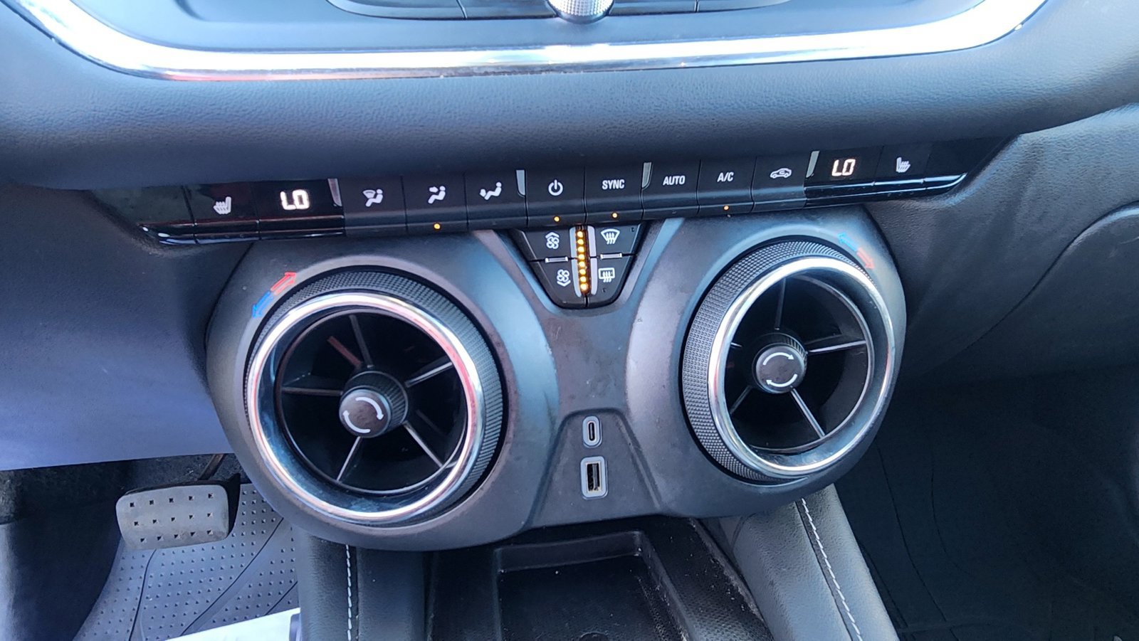Used 2024 Chevrolet Blazer LT w/ Convenience Package FWD image 19