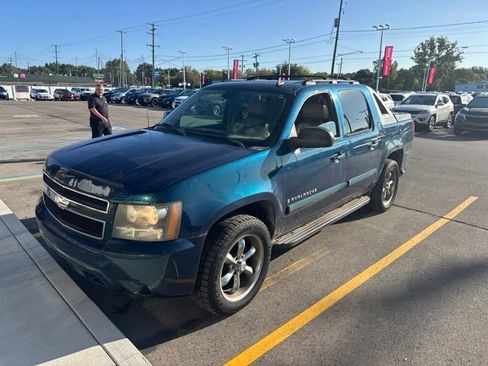 Used 2007 Chevrolet Avalanche LTZ w/ LTZ Preferred Equipment Group AWD/4WD image 1