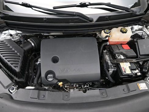 Used 2019 Buick Enclave Essence FWD image 27