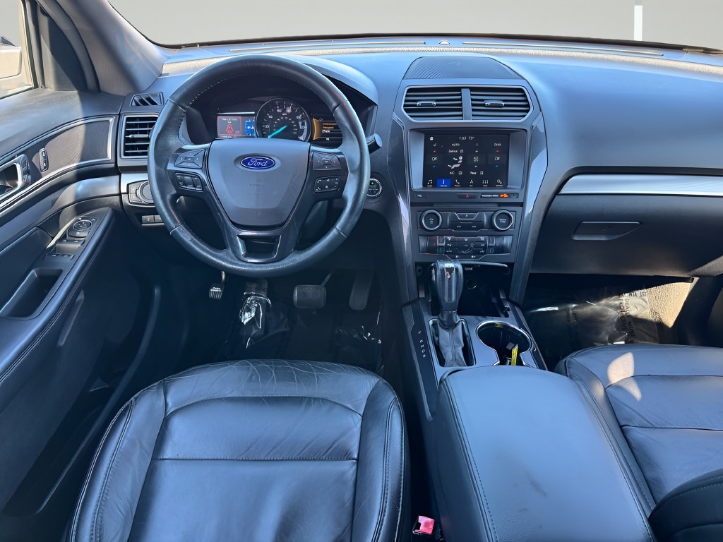 Used 2018 Ford Explorer XLT w/ Equipment Group 202A FWD image 10