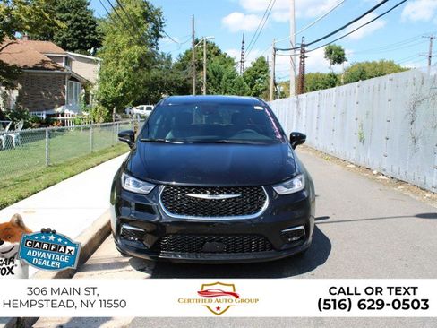 Used 2025 Chrysler Pacifica Select FWD image 3