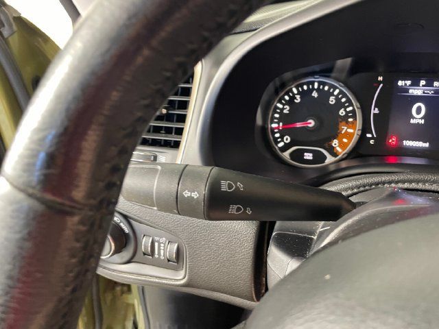 Used 2015 Jeep Renegade Latitude w/ Popular Equipment Group AWD/4WD image 13