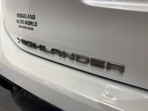 Used 2021 Toyota Highlander Limited FWD image 38
