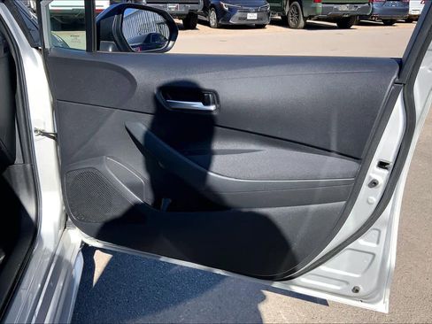 Used 2020 Toyota Corolla LE image 21