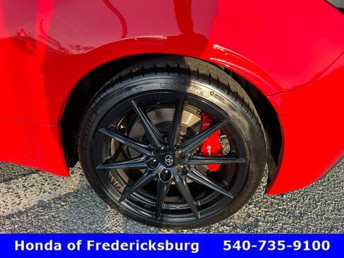 Used 2025 Toyota GR86 Premium w/ Performance Package image 28