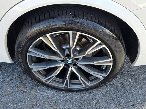 Used 2022 BMW X7 xDrive40i w/ Premium Package AWD/4WD image 41