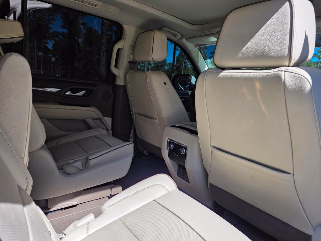 Used 2022 GMC Yukon Denali RWD image 24