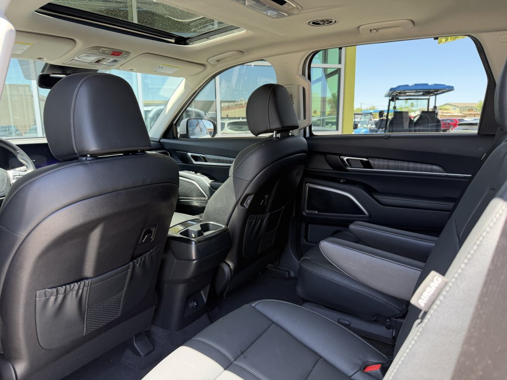 Used 2025 Kia Telluride EX w/ EX Captain's Chair Package FWD image 33