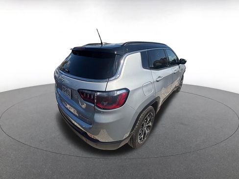 Used 2025 Jeep Compass Limited image 4