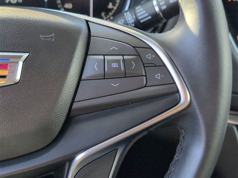 Certified 2024 Cadillac XT5 Luxury image 10