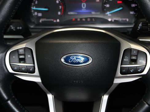 Used 2022 Ford Explorer XLT AWD/4WD image 14