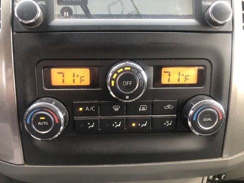 Used 2019 Nissan Frontier SL image 12