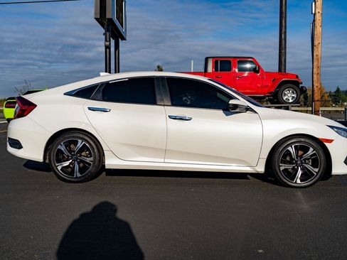 Used 2016 Honda Civic Touring image 9