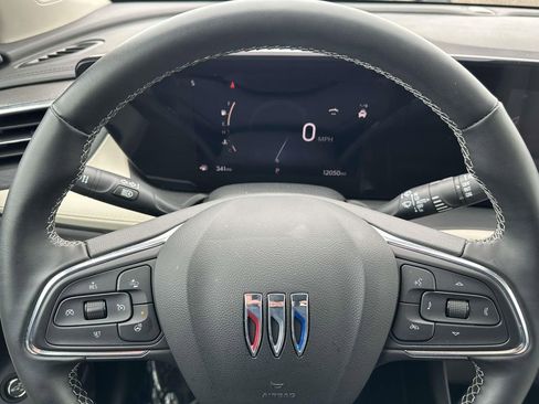 Used 2024 Buick Encore GX Avenir w/ Avenir Technology Package image 25