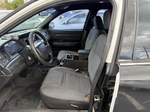 Used 2009 Ford Crown Victoria Police Interceptor image 11