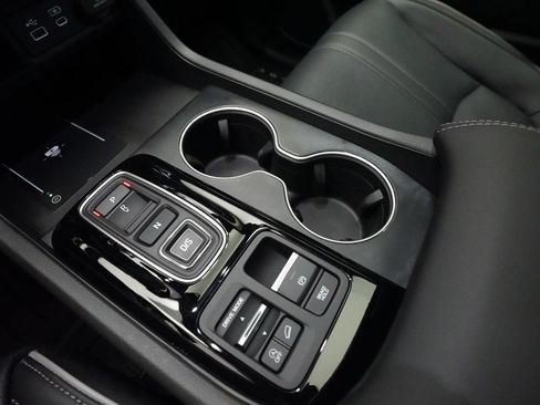 Certified 2025 Honda Pilot Elite image 18