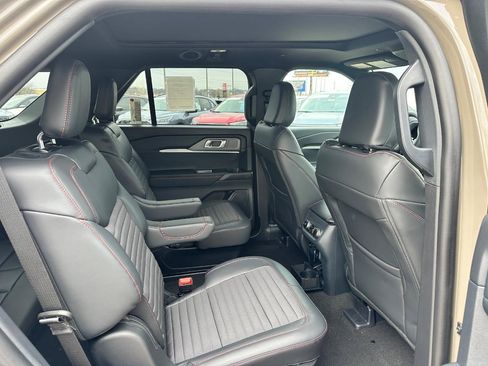 New 2026 Ford Explorer ST-Line w/ ST-Line Street Pack image 4