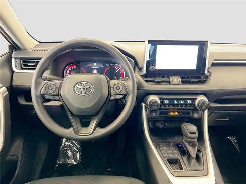 Used 2025 Toyota RAV4 XLE image 21
