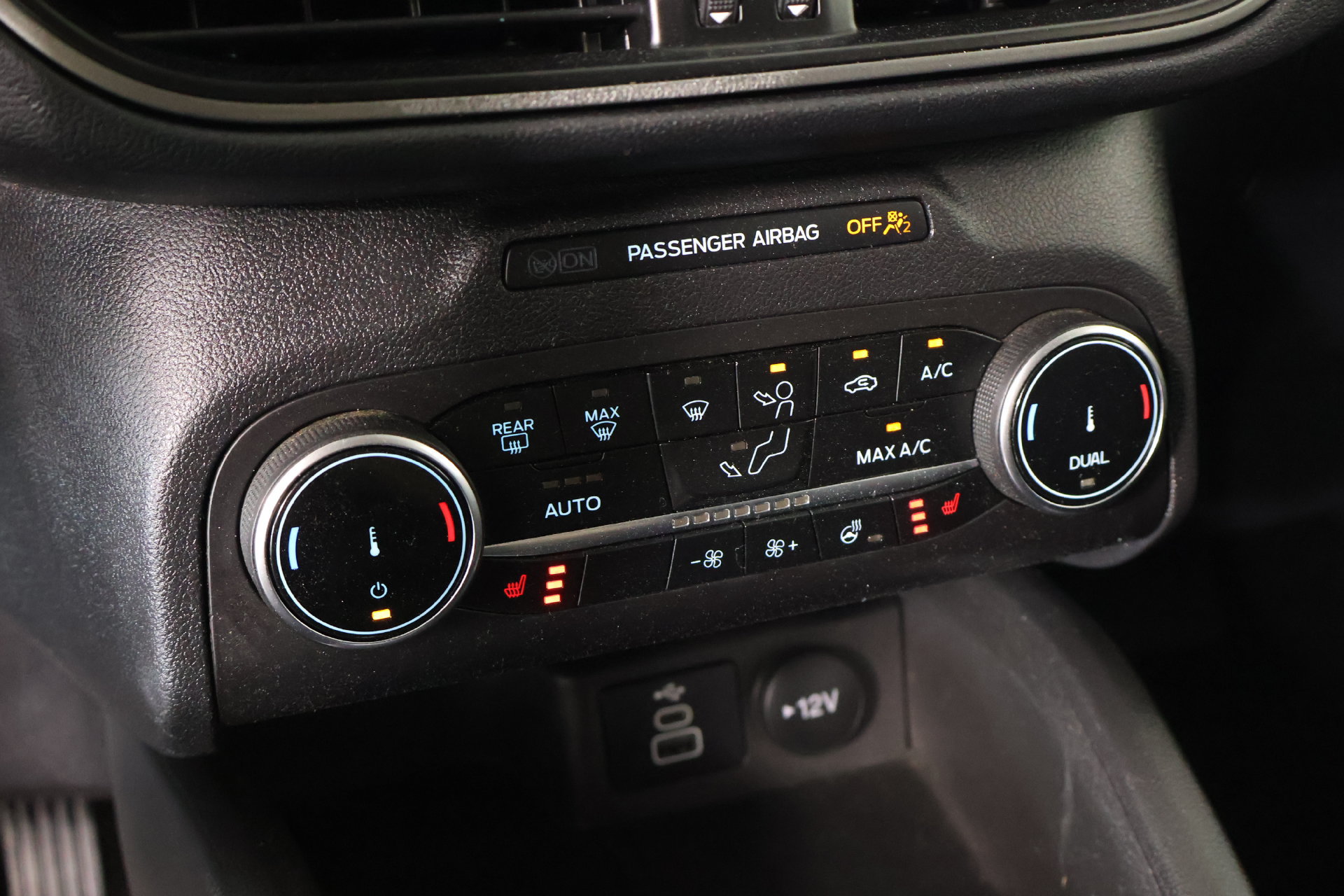 Used 2025 Ford Escape Active w/ Cold Weather Package FWD image 7