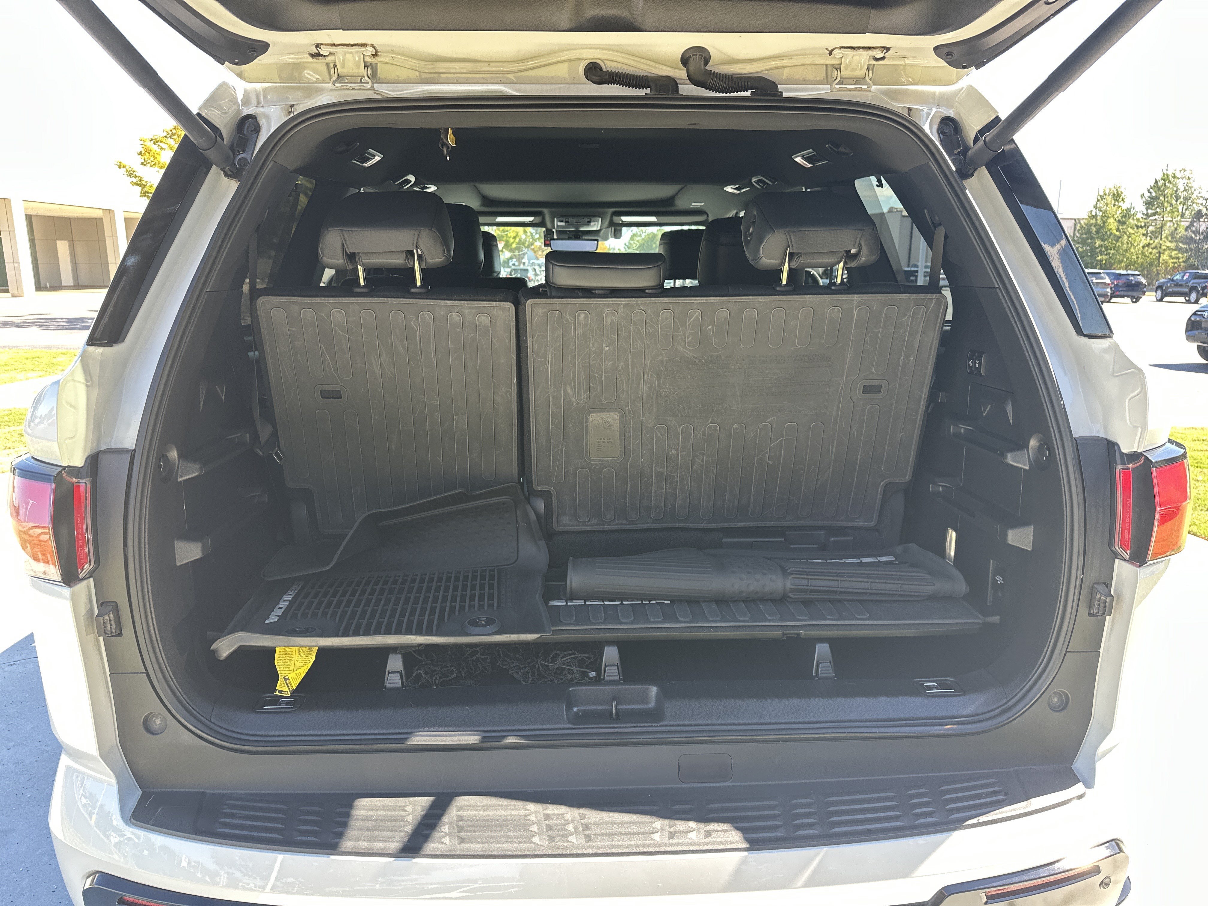 Certified 2024 Toyota Sequoia Platinum AWD/4WD image 33