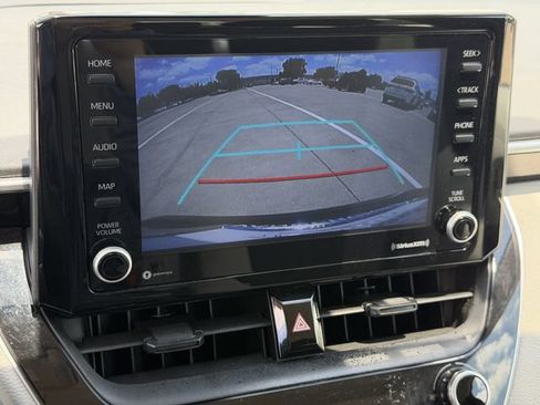 Used 2022 Toyota Corolla LE FWD image 18