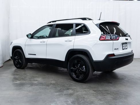 Used 2023 Jeep Cherokee Altitude Lux AWD/4WD image 4