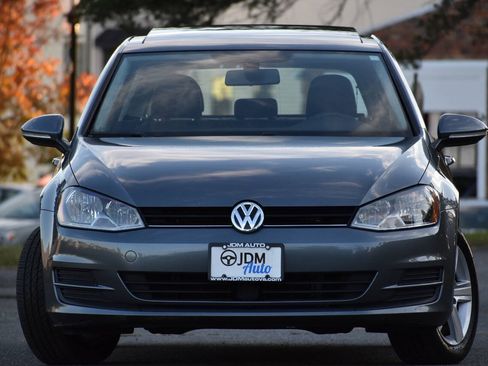 Used 2017 Volkswagen Golf S FWD image 3