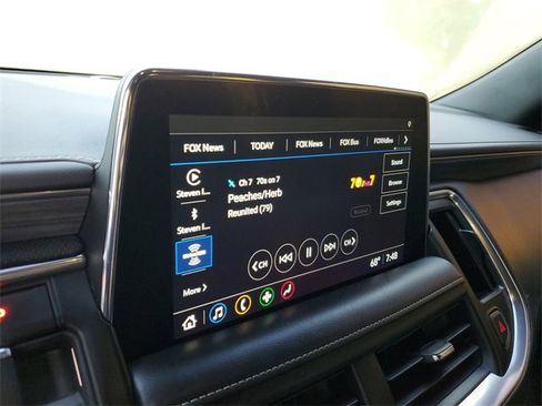 Used 2021 GMC Yukon SLT w/ SLT Premium Package image 18