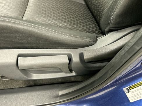 Used 2018 Nissan Rogue S image 10