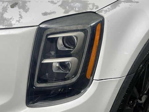 Used 2020 Kia Telluride SX w/ SX Prestige Package image 11