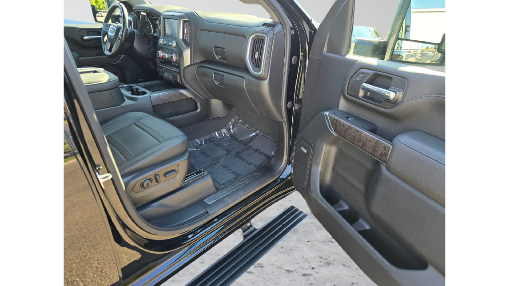 Used 2022 GMC Sierra 3500 Denali w/ Denali Ultimate Package AWD/4WD image 38