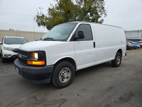 Used 2017 Chevrolet Express 2500 image 1