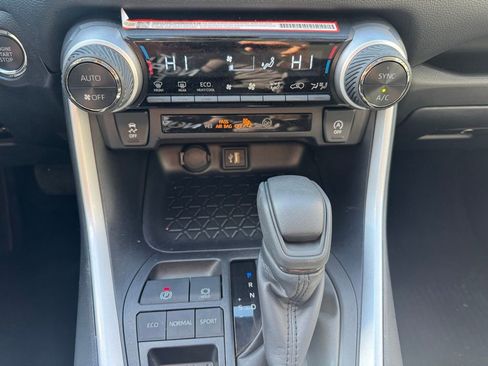 Used 2025 Toyota RAV4 XLE image 13