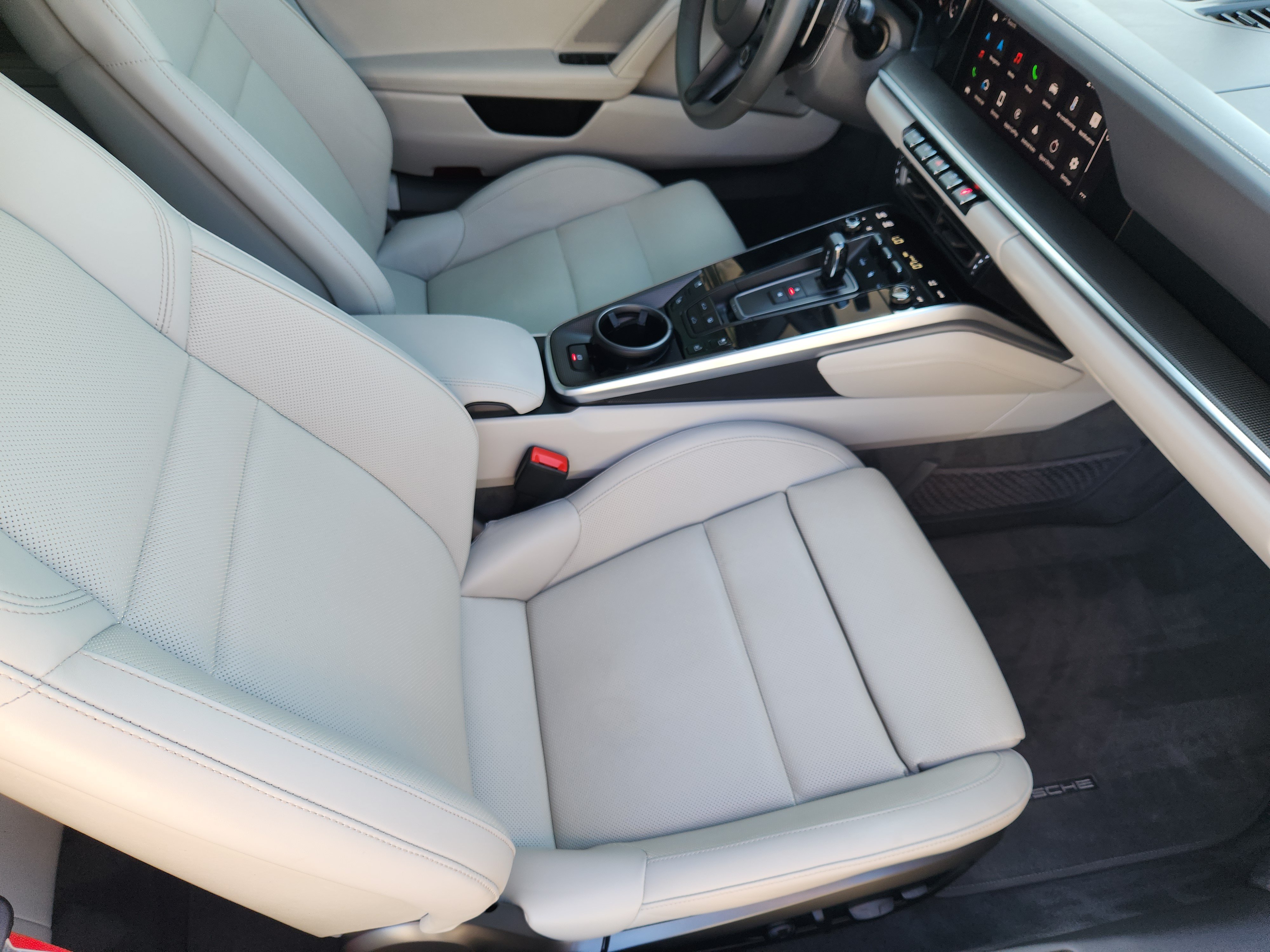 Certified 2024 Porsche 911 Carrera RWD image 19