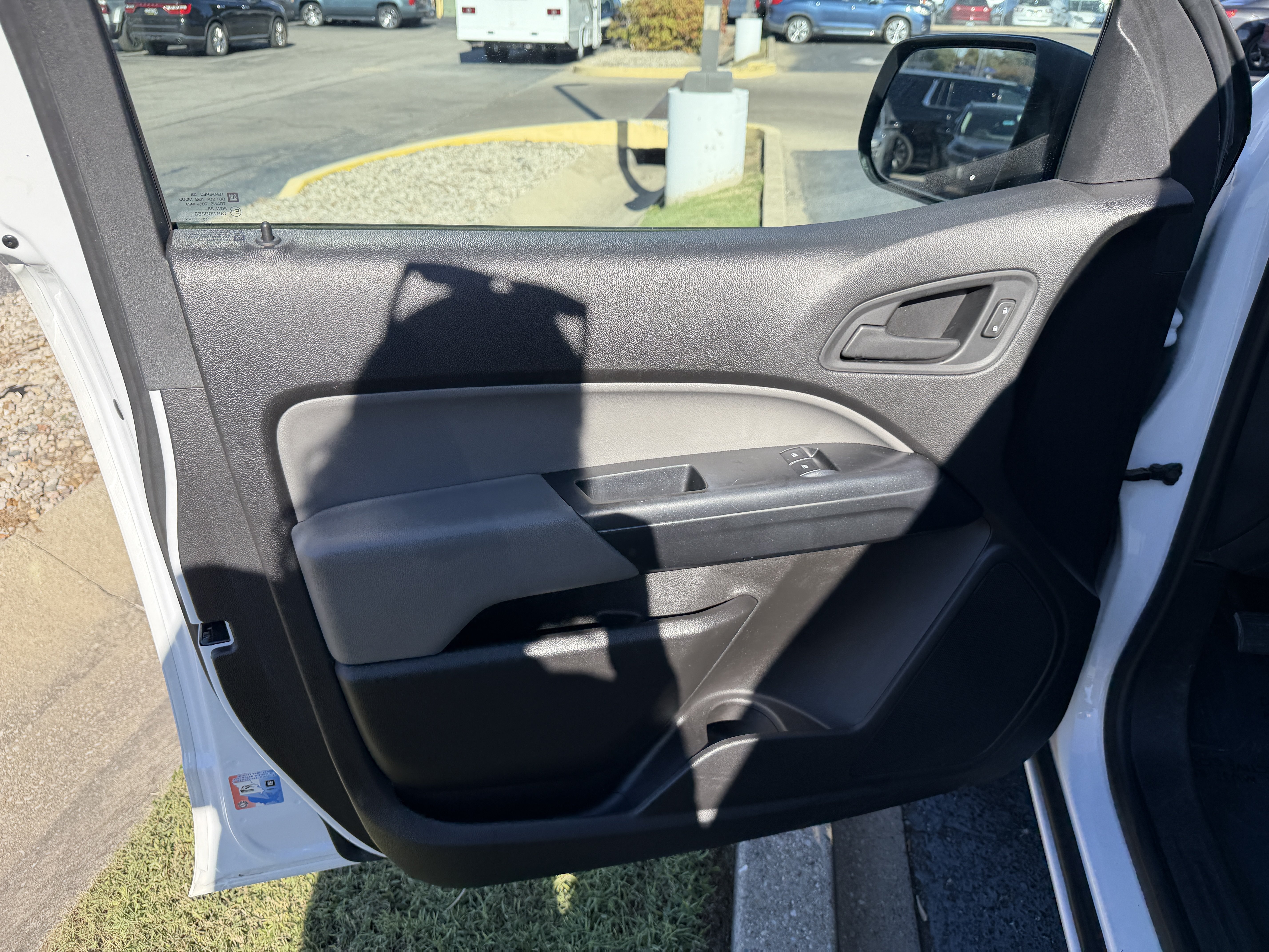 Used 2018 Chevrolet Colorado W/T AWD/4WD image 9