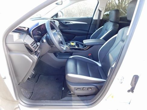 Certified 2025 Buick Envision Sport Touring image 12