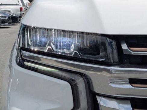 Used 2023 Chevrolet Tahoe High Country w/ Premium Package 2 AWD/4WD image 9