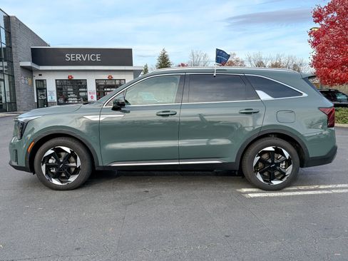 Certified 2025 Kia Sorento SX Prestige image 6
