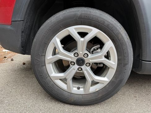 Used 2025 Jeep Compass Latitude AWD/4WD image 9