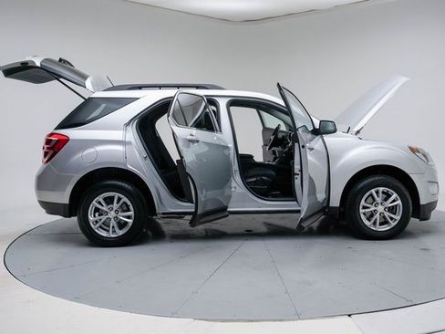 Used 2017 Chevrolet Equinox LT w/ Convenience Package image 13