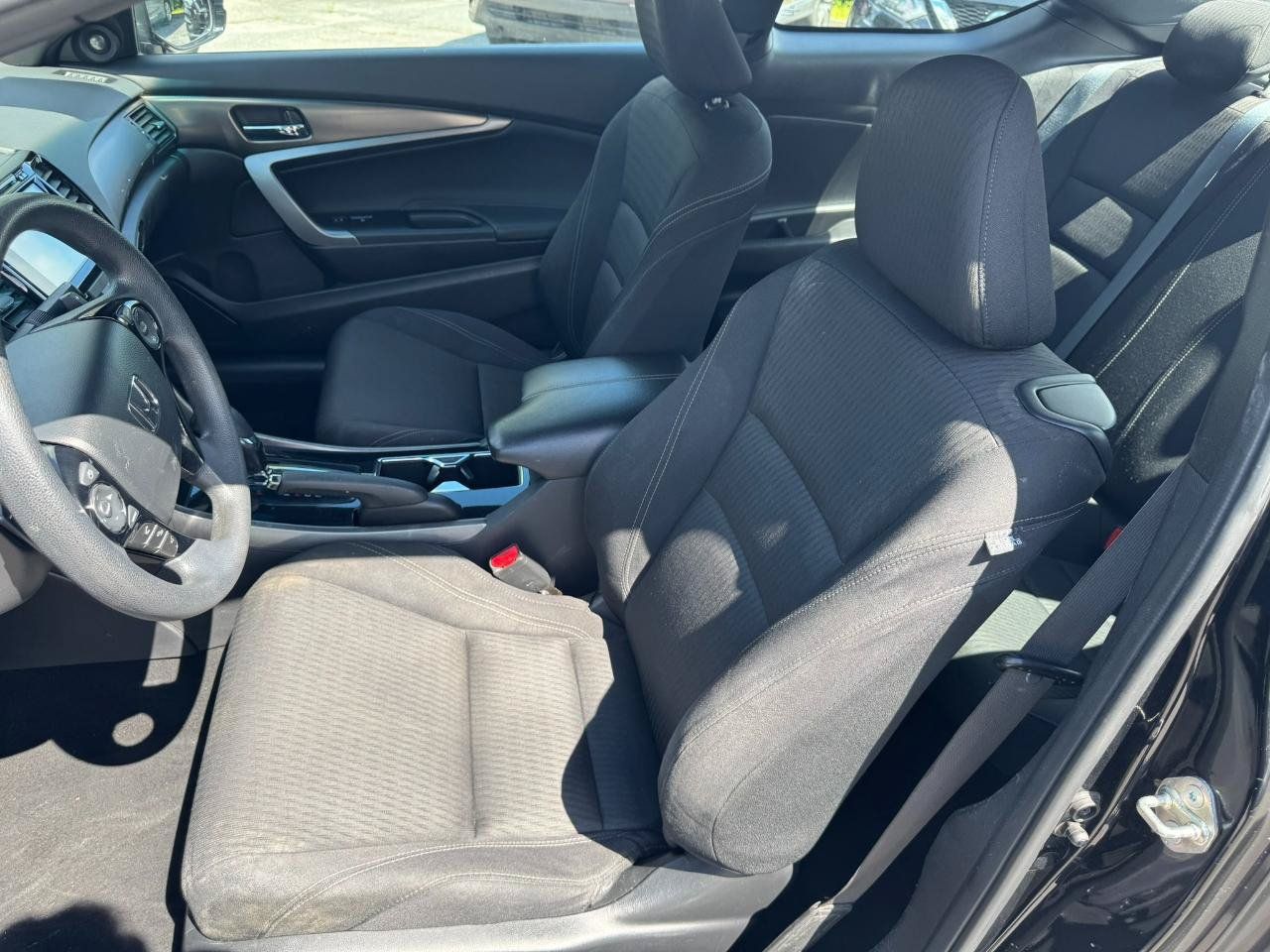 Used 2017 Honda Accord EX image 10