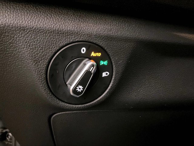 Used 2023 Volkswagen Jetta SE FWD image 30