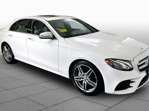 Certified 2017 Mercedes-Benz E 300 4MATIC image 3