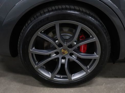 Used 2021 Porsche Cayenne GTS image 34