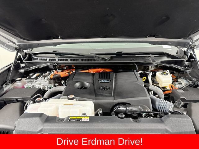 Used 2024 Toyota Tundra Limited AWD/4WD image 30