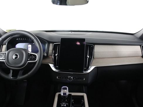 New 2026 Volvo XC90 B5 Plus w/ Protection Package image 5
