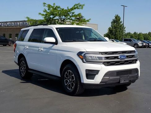Certified 2024 Ford Expedition XLT AWD/4WD image 2