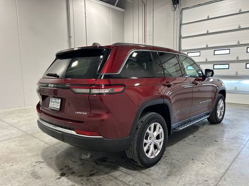 Used 2022 Jeep Grand Cherokee Limited image 6