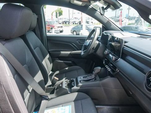 Used 2023 Chevrolet Colorado W/T image 17