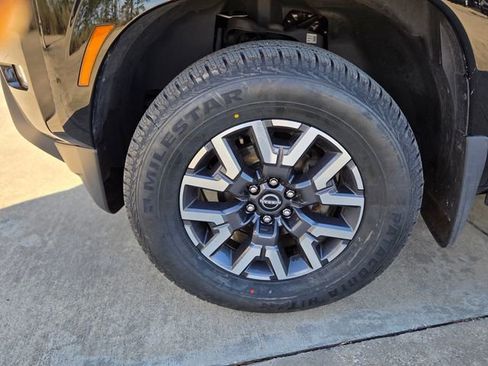 Used 2022 Nissan Frontier SV image 10